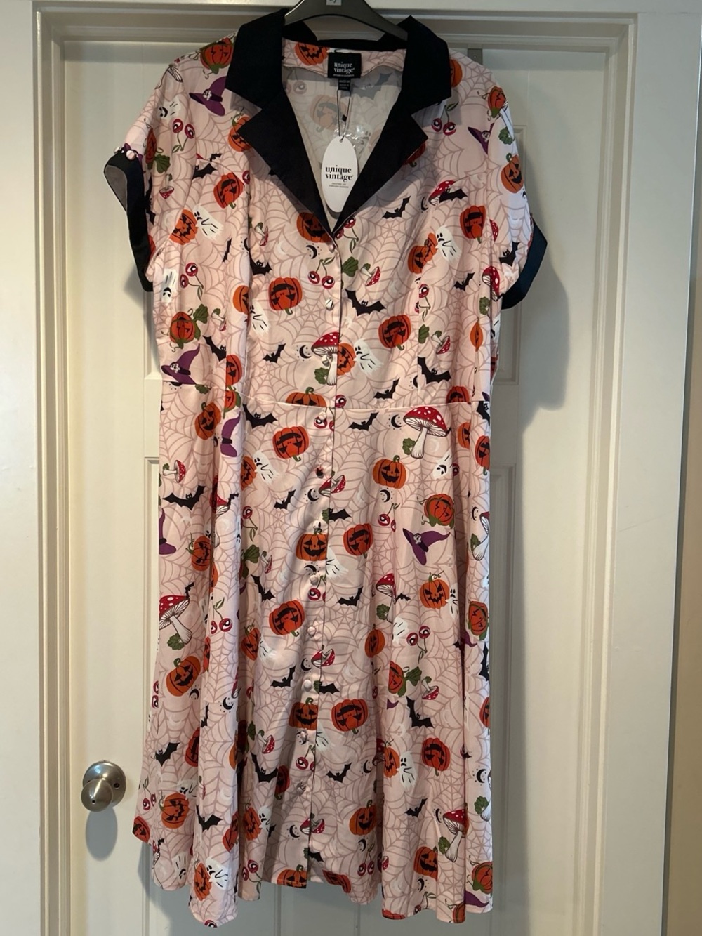 Unique Vintage Halloween Pumpkin Print Dress with Black Collar - Picture 2 of 9